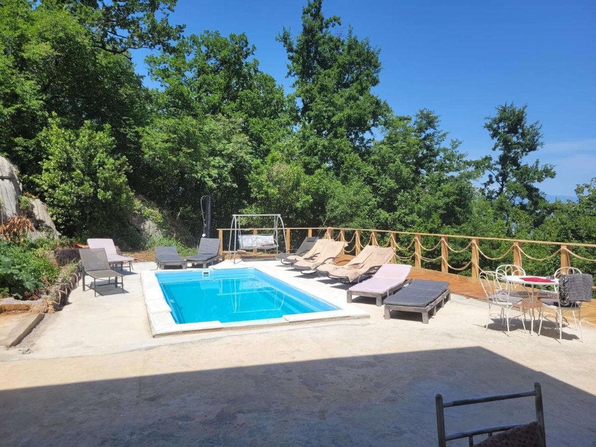 Apartments Chiara Mit Meerblick Und Pool Und Jacuzzi 로브란 외부 사진