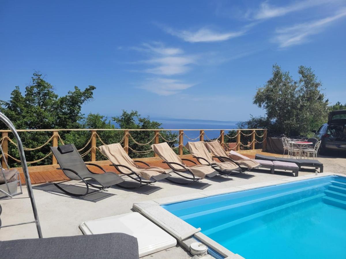 Apartments Chiara Mit Meerblick Und Pool Und Jacuzzi 로브란 외부 사진