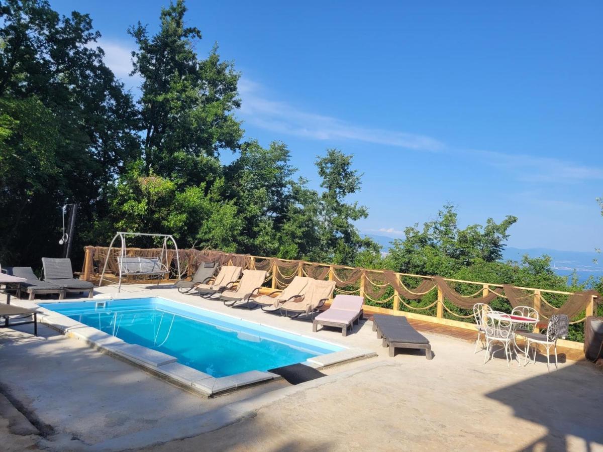 Apartments Chiara Mit Meerblick Und Pool Und Jacuzzi 로브란 외부 사진