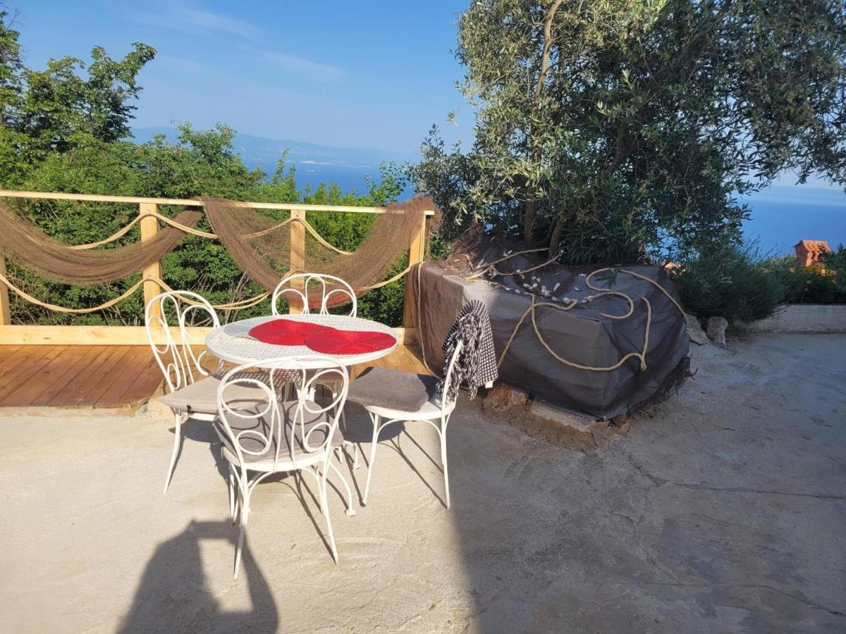 Apartments Chiara Mit Meerblick Und Pool Und Jacuzzi 로브란 외부 사진