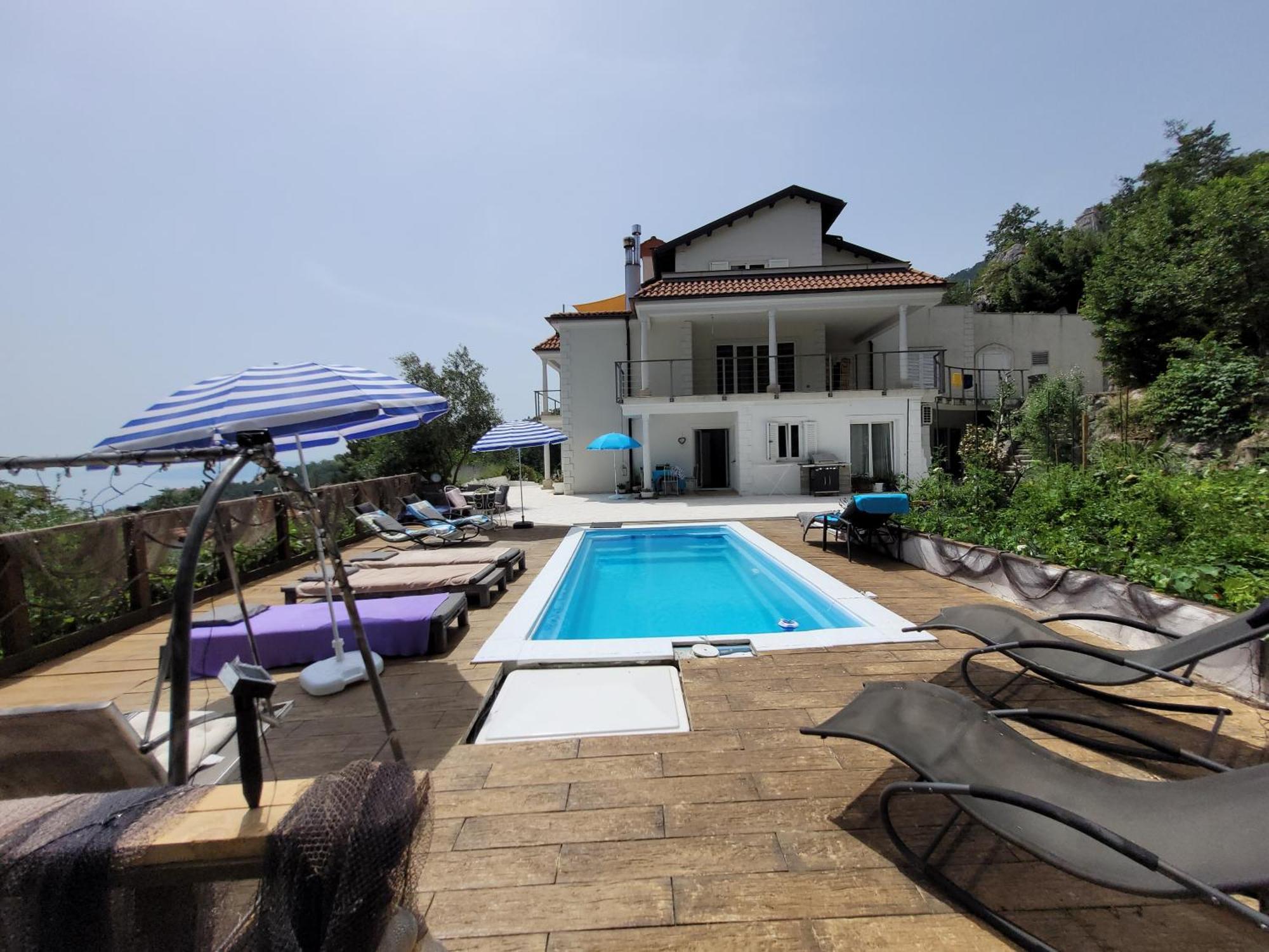 Apartments Chiara Mit Meerblick Und Pool Und Jacuzzi 로브란 외부 사진