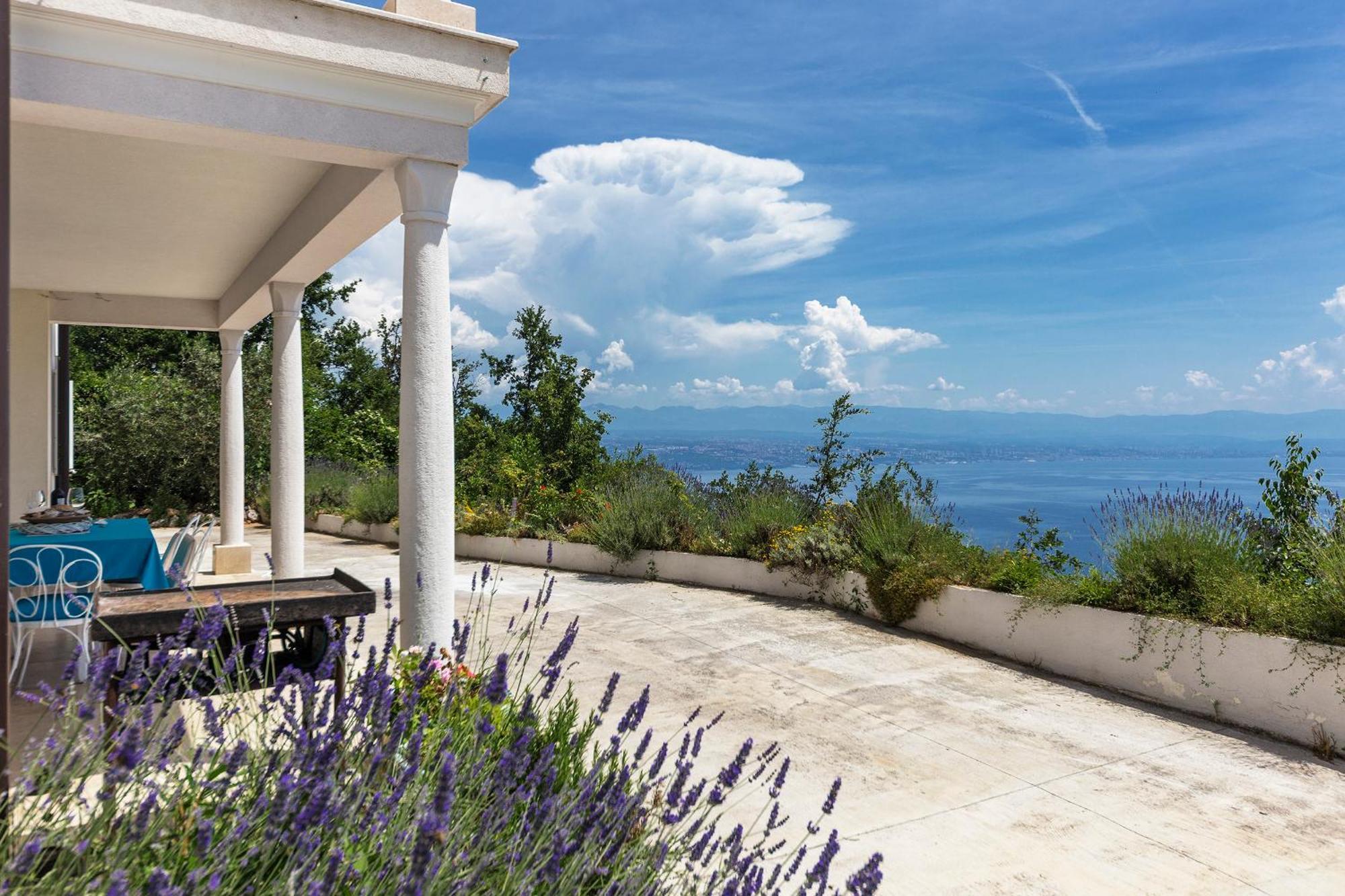 Apartments Chiara Mit Meerblick Und Pool Und Jacuzzi 로브란 외부 사진