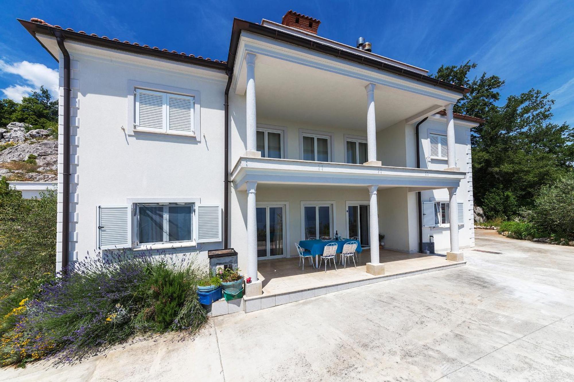 Apartments Chiara Mit Meerblick Und Pool Und Jacuzzi 로브란 외부 사진